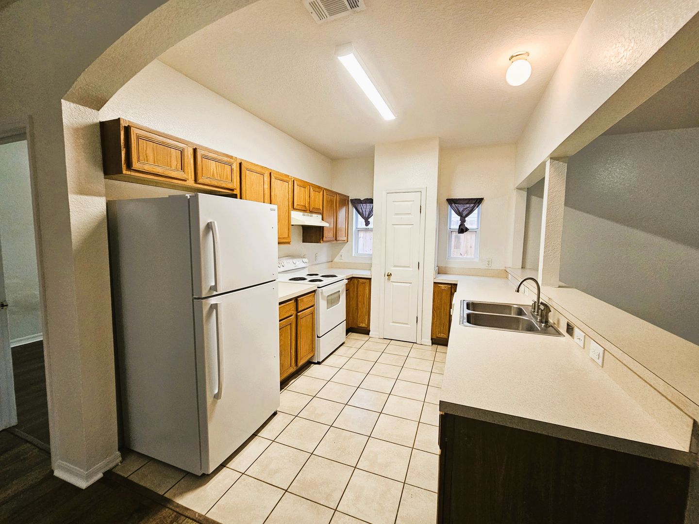 Park Central Cir 1004 4 of 12