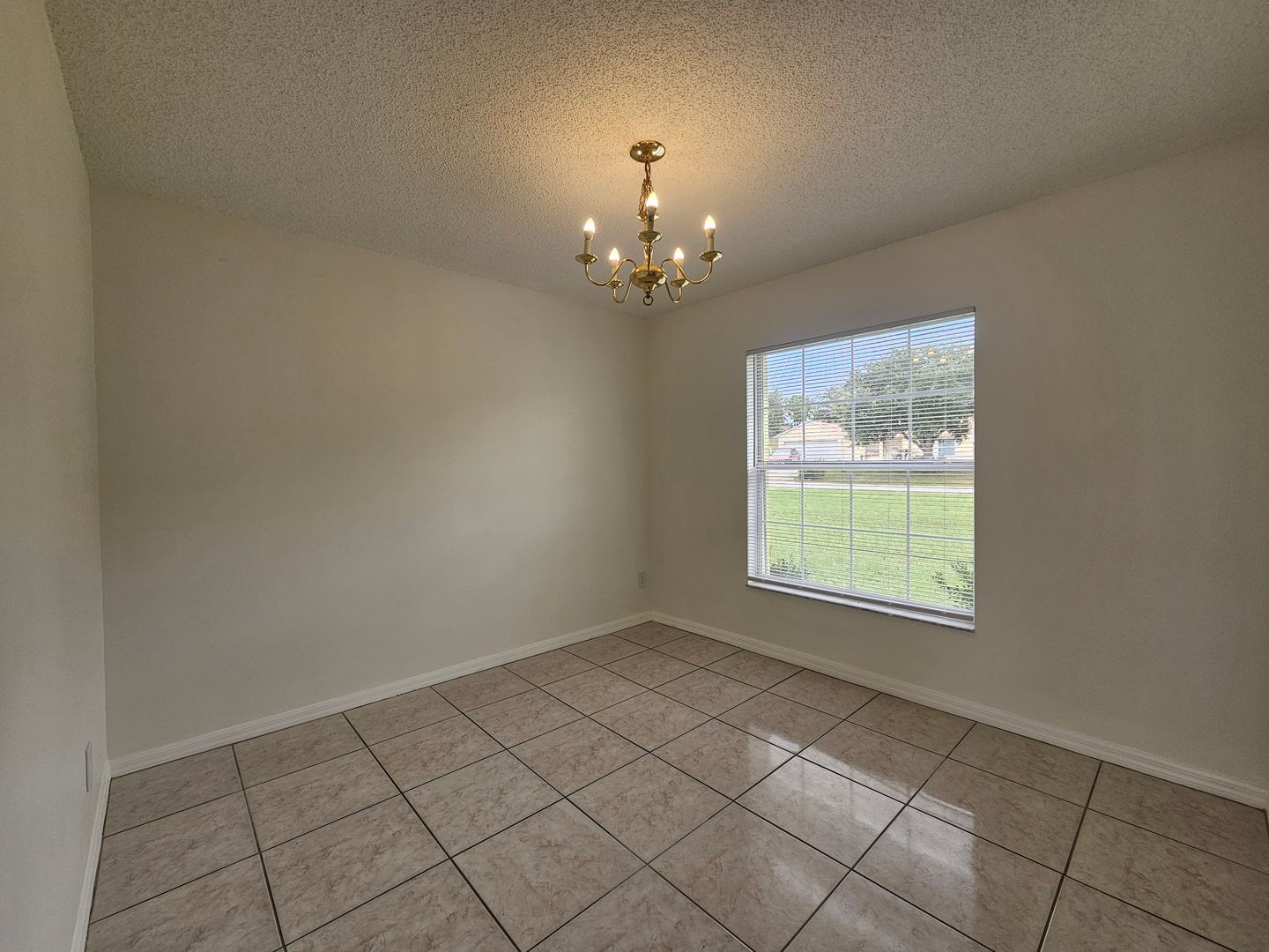Pinyon Dr 13345 3 of 12