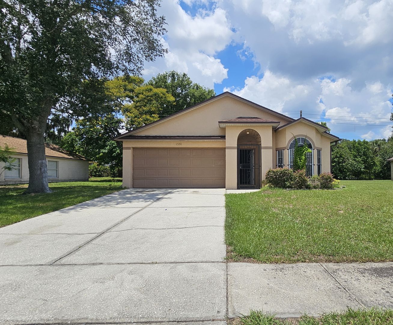 Orlando House: 1528 Ridge Pointe Dr.