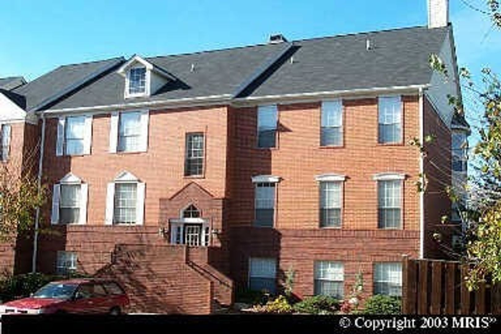 Leesburg House: 662 Gateway Drive SE