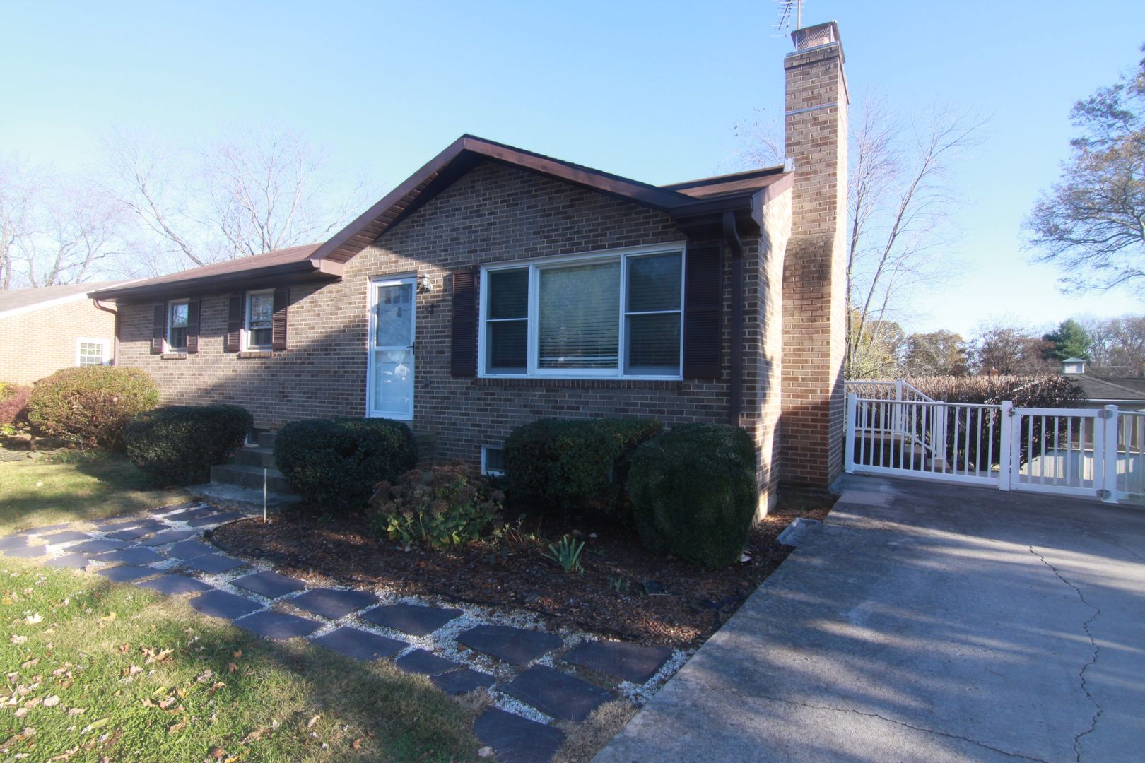 Hamilton House: 79 S. Rogers Street