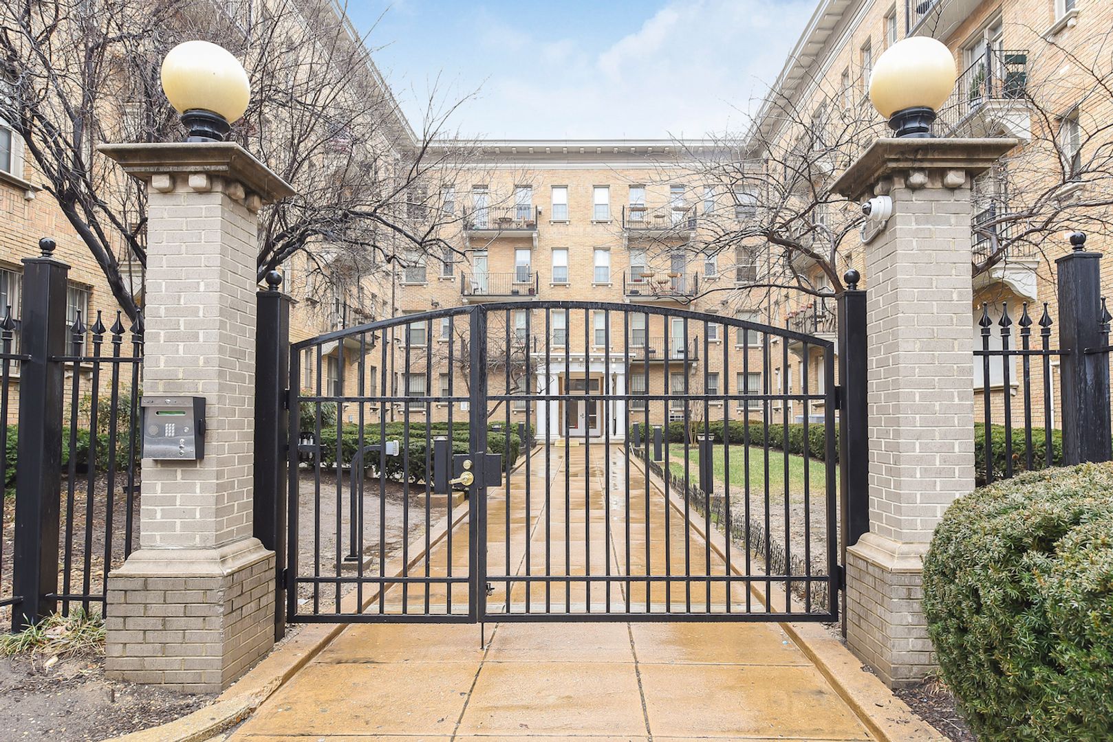 Washington Condo: 1401 Columbia Road NW