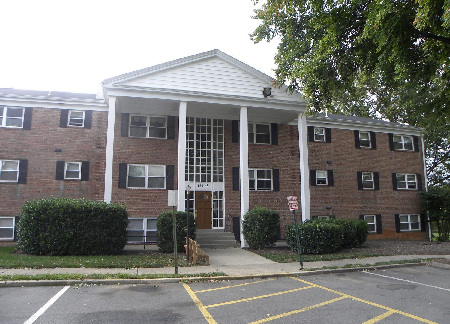 Leesburg Condo: 120-8 Washington Street NE