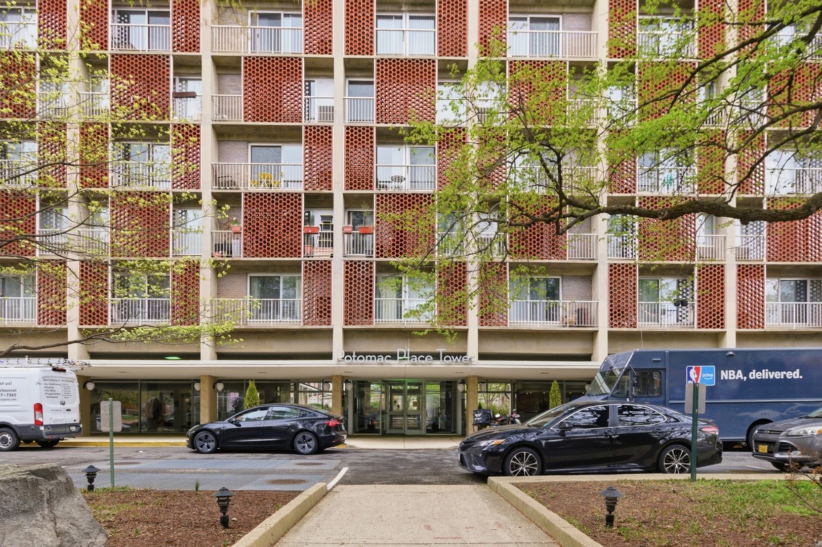 Washington Condo: 800 4th Street SW