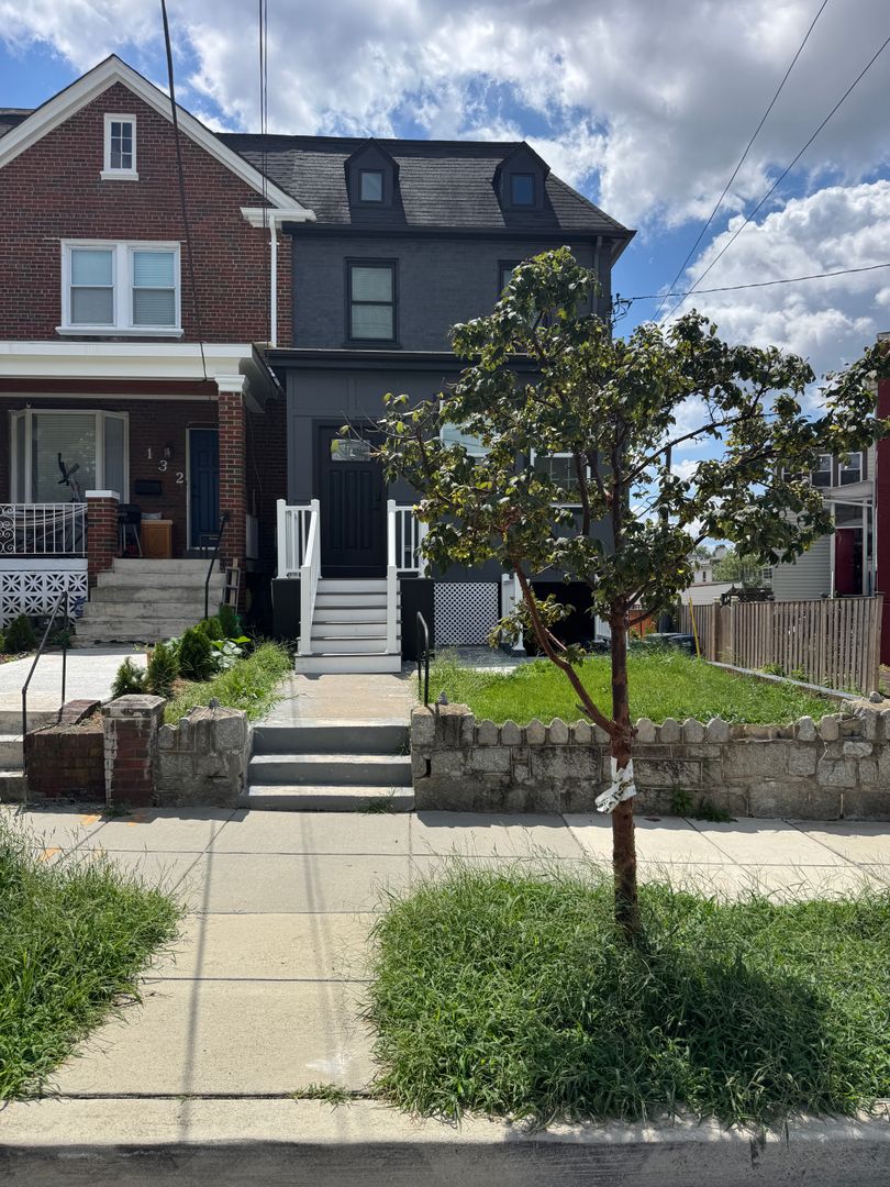 Washington Apartment: 134 Madison Street NW