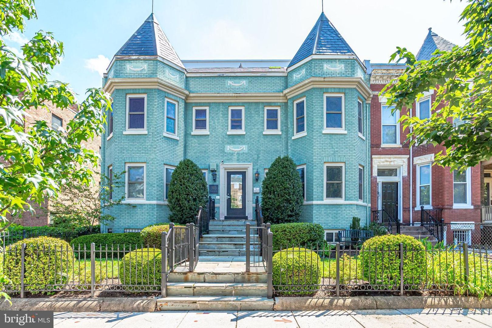 Washington Condo: 315 12th Street NE
