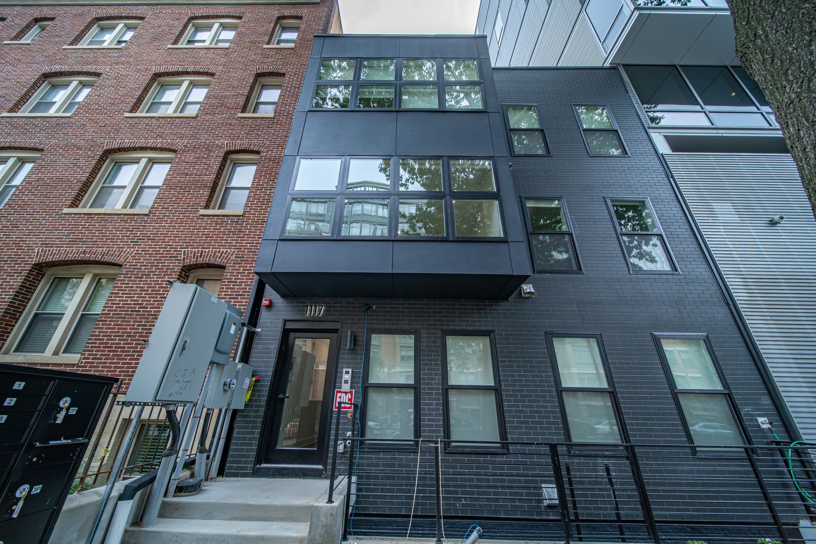 Washington Apartment: 1117 24th Street NW