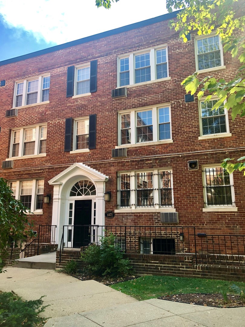 Washington Condo: 4471 MacArthur Boulevard NW