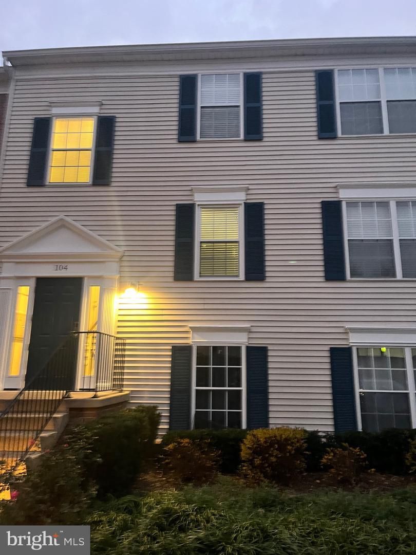 Leesburg Condo: 104 Fort Evans Road SE