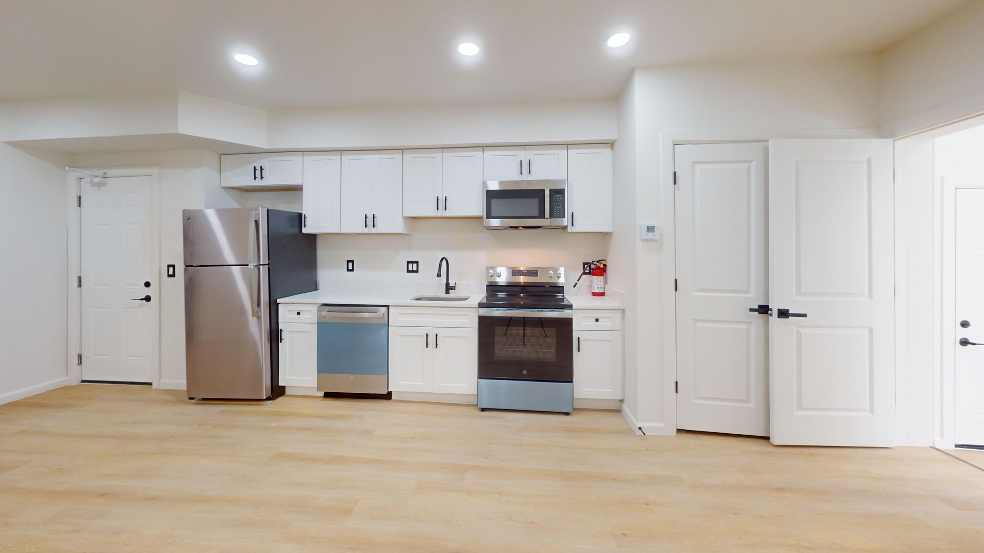 Washington Apartment: 1318 Holbrook Street NE