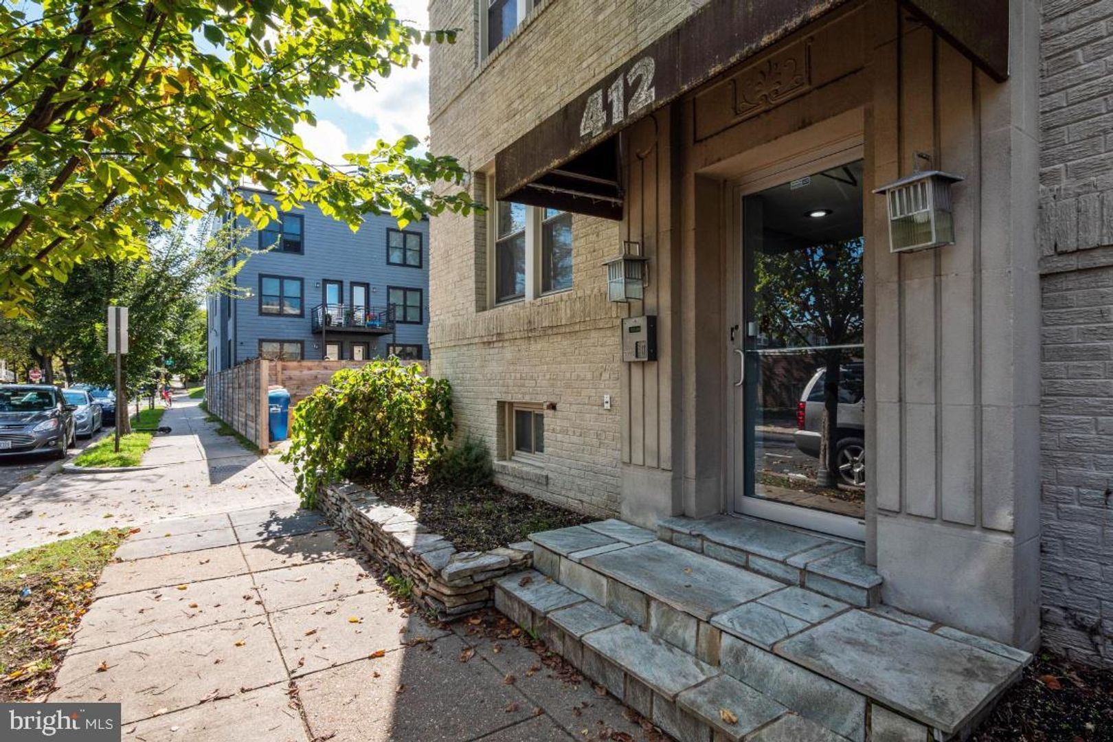 Washington Condo: 412 19th Street NE