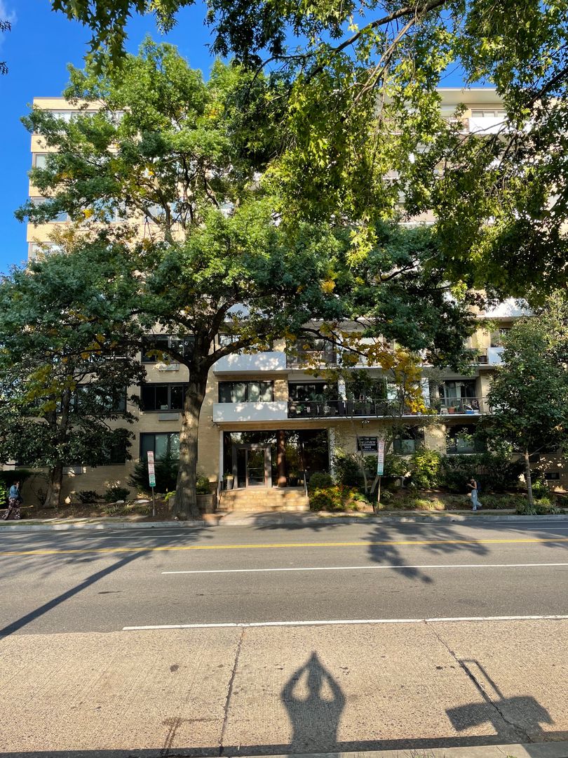 Washington Condo: 3601 Wisconsin Avenue NW