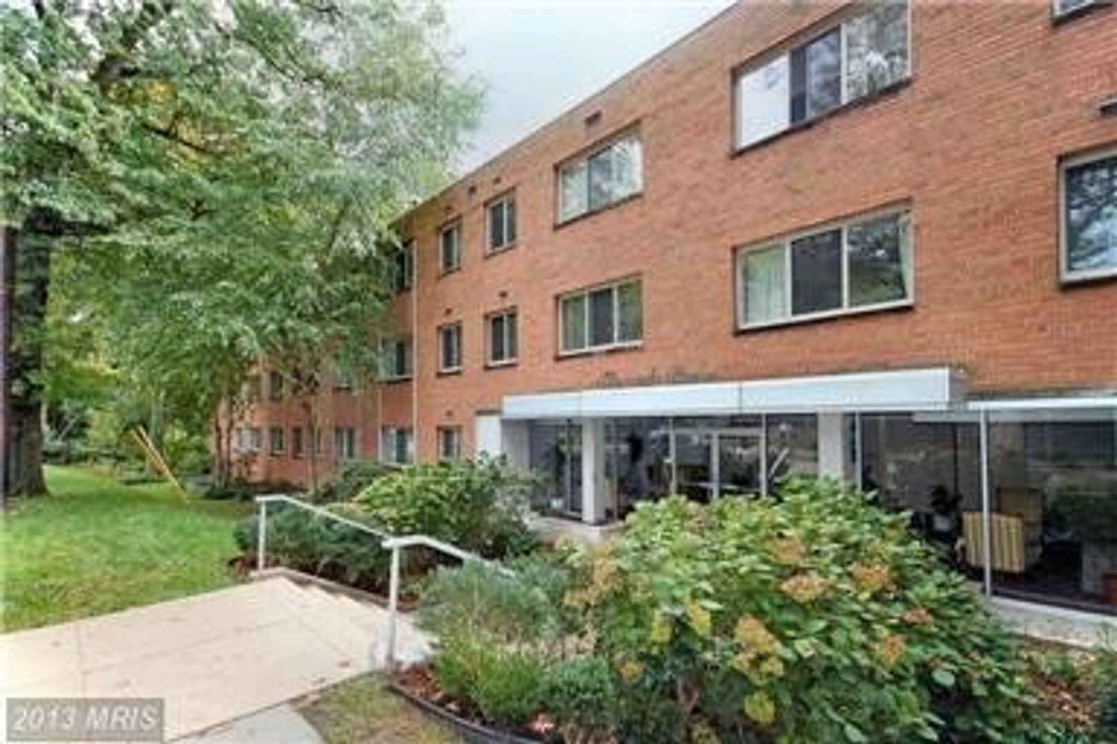 Washington Condo: 2710 Macomb Street NW