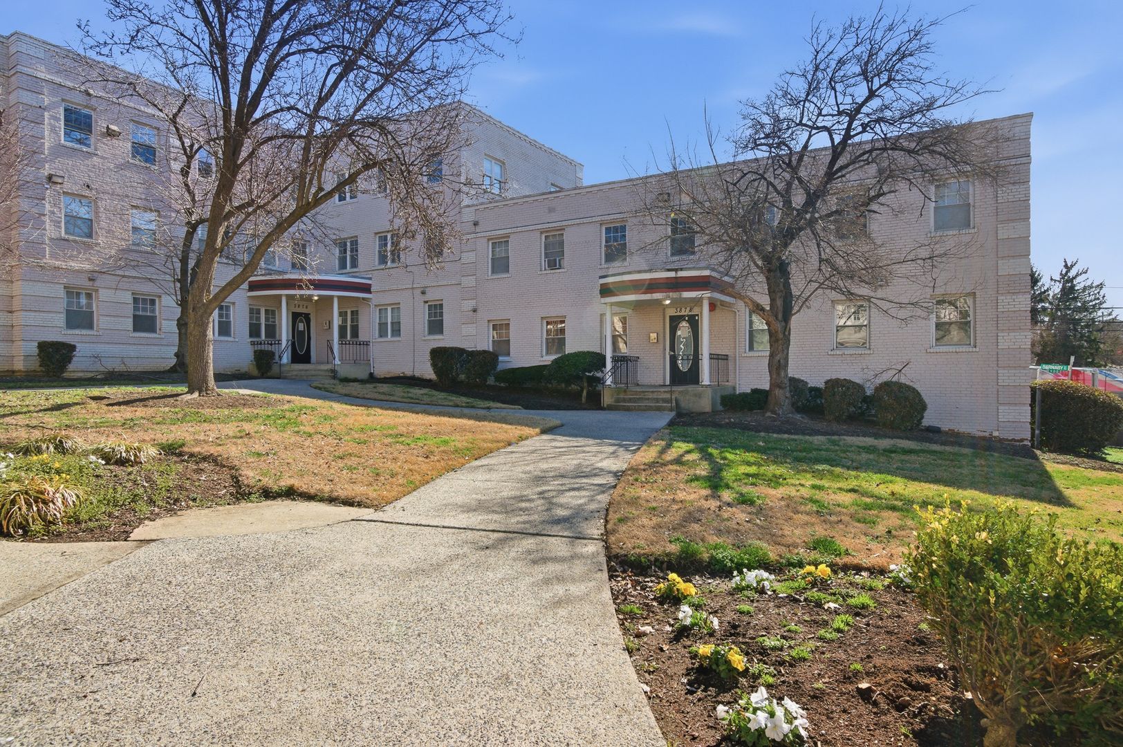 Washington House: 3878 9th Street SE