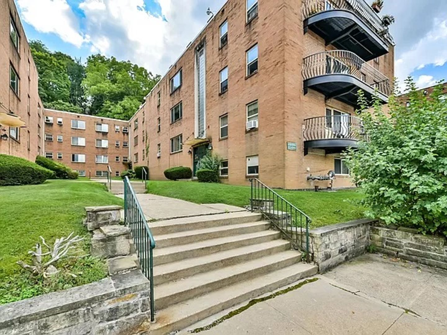 Pittsburgh Apartment: 5600 Fifth Avenue