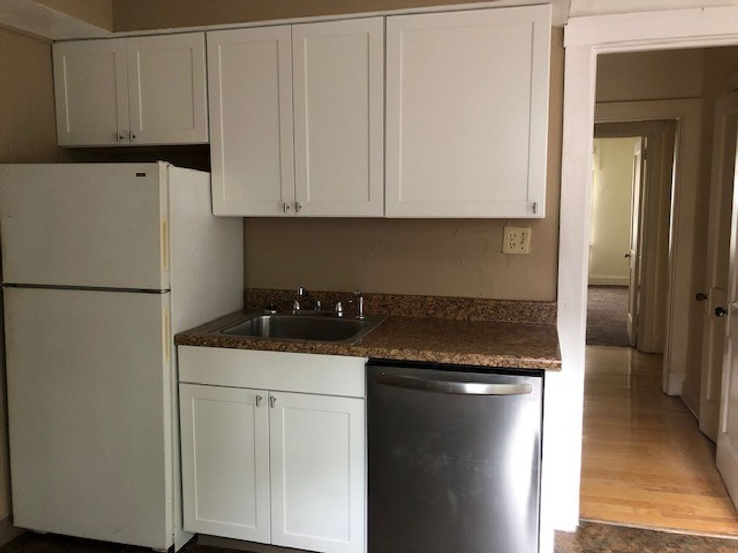 Pittsburgh Apartment: 5854 Alderson Street