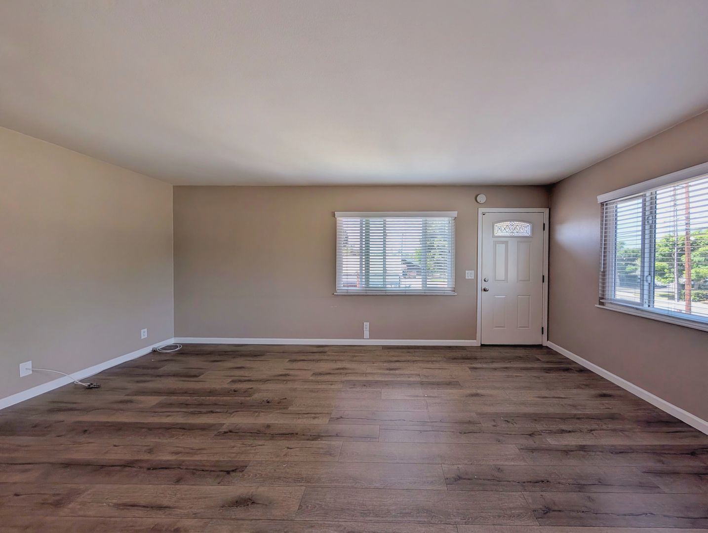 Costa Mesa Apartment: 2040 Orange Avenue