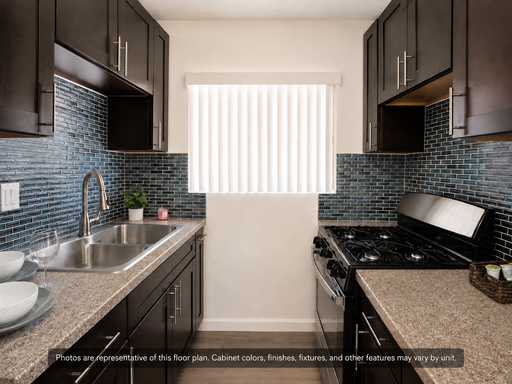 Park Way Apartments in Chula Vista ( MOVE IN SPECIAL $300 OFF First Months Rent) – photo 1