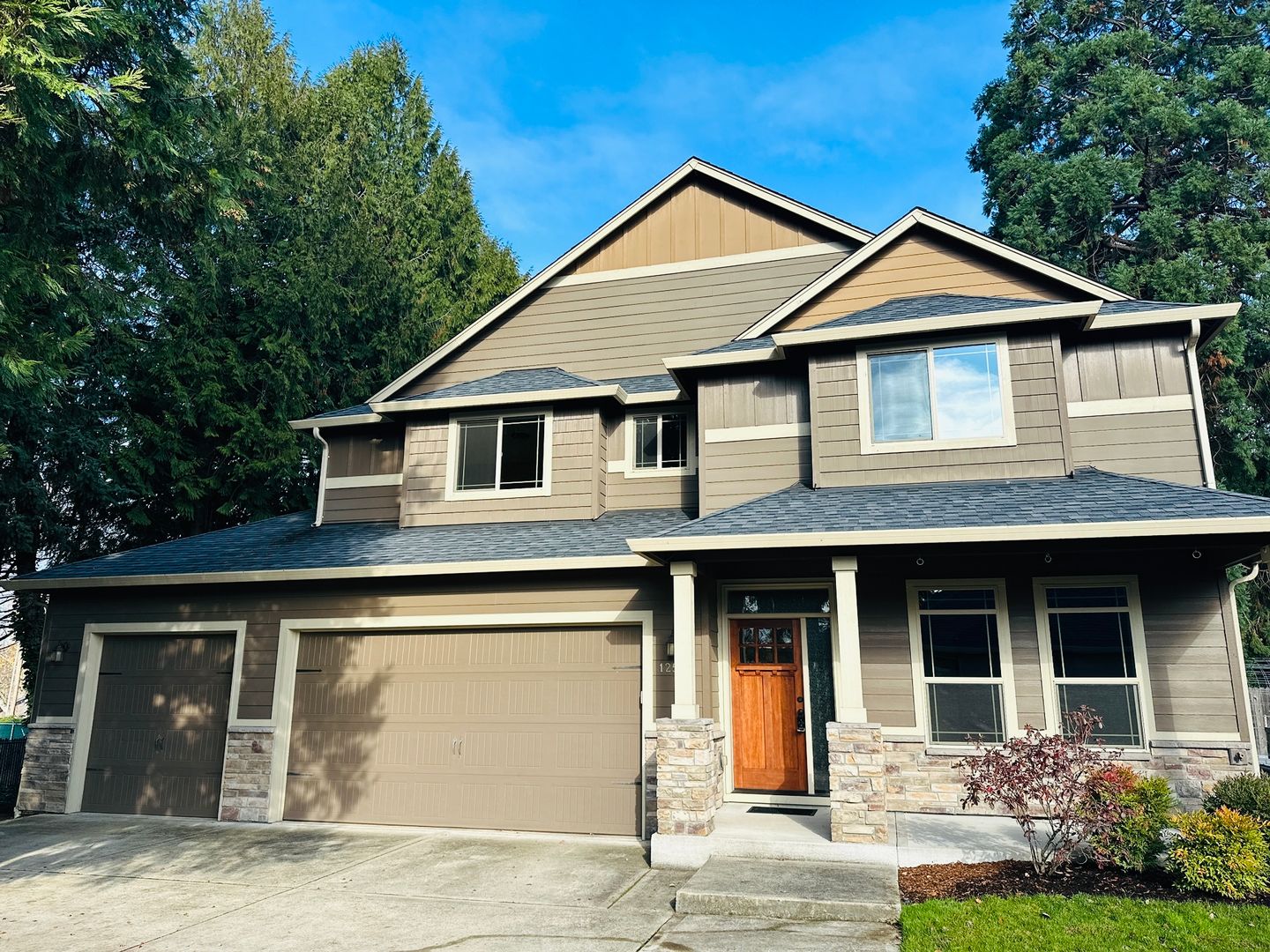 Vancouver House: 12510 NW 34th Court