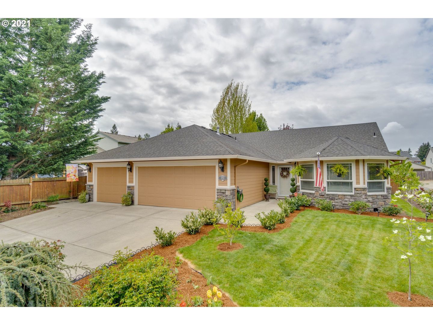 Vancouver House: 10412 NW 3rd Place