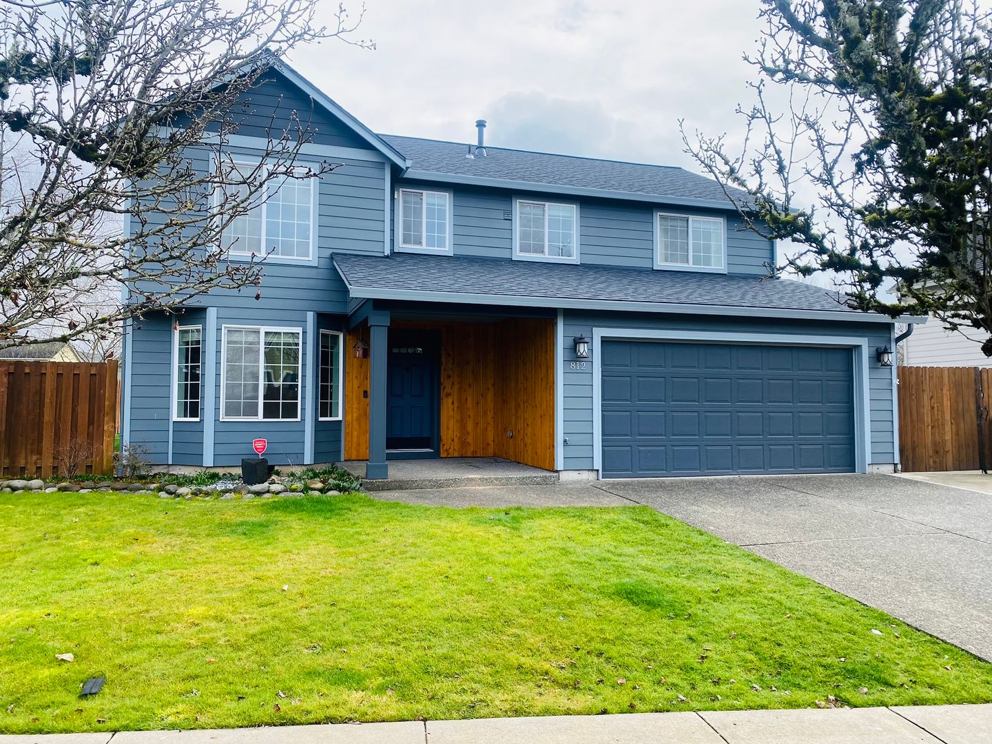 Ridgefield House: 812 N Lark Drive
