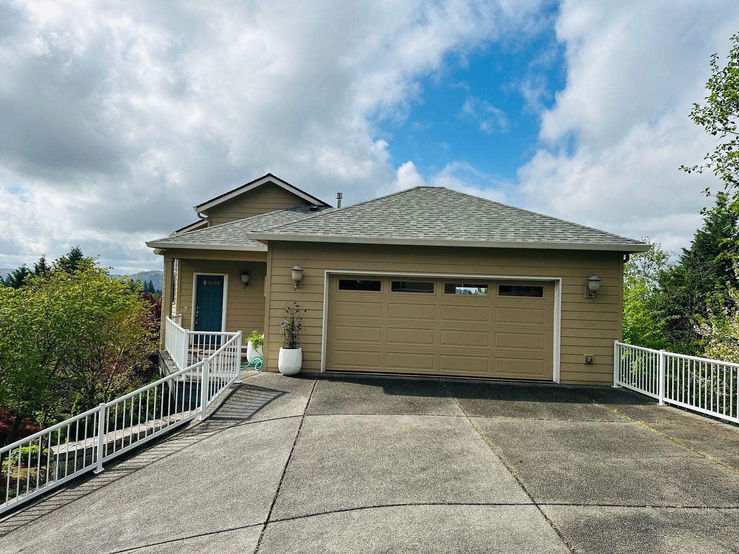 Washougal House: 1875 N. 15th Court