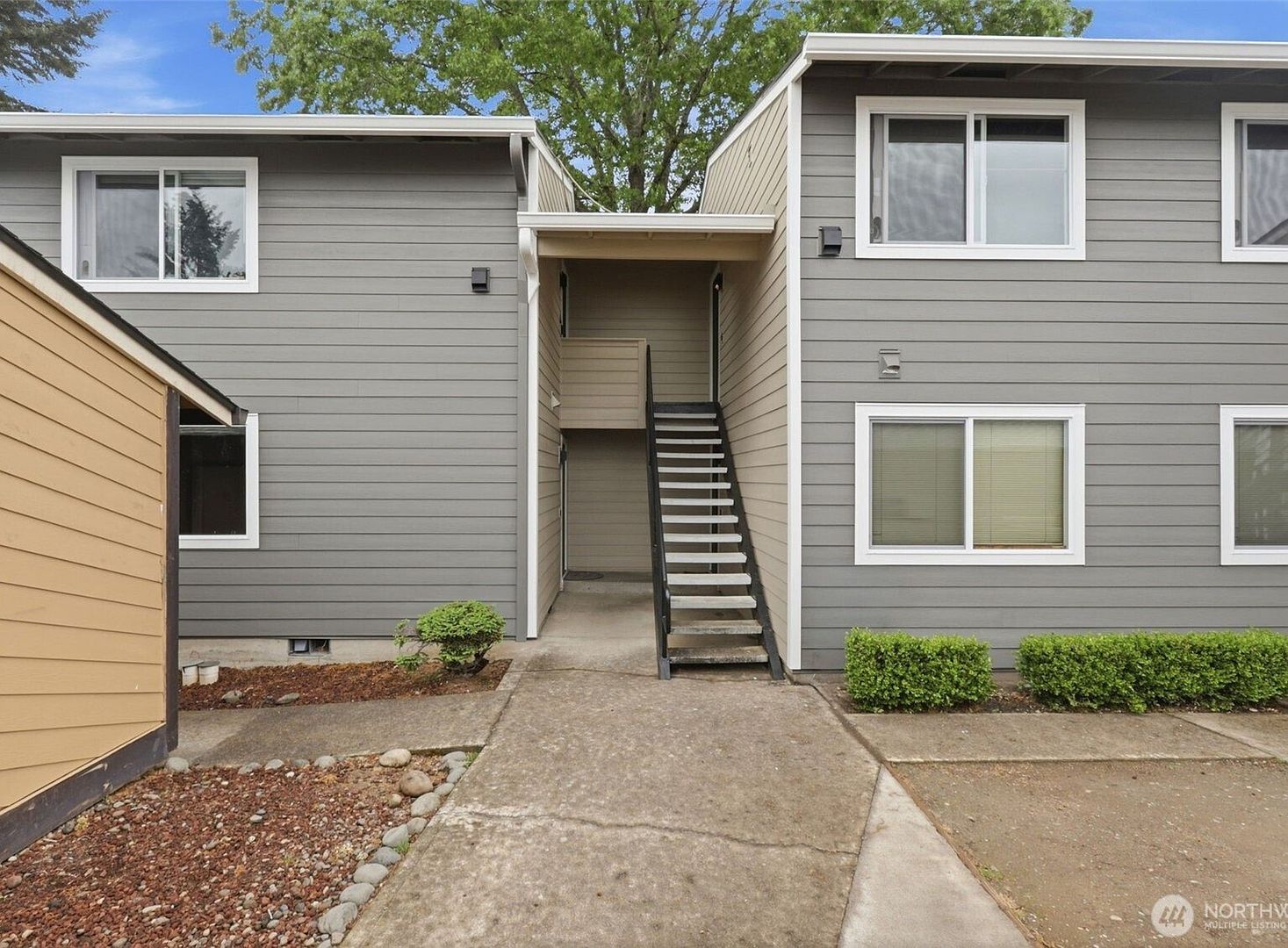 Vancouver House: 605 SE 121st Avenue  - Arzhanov
