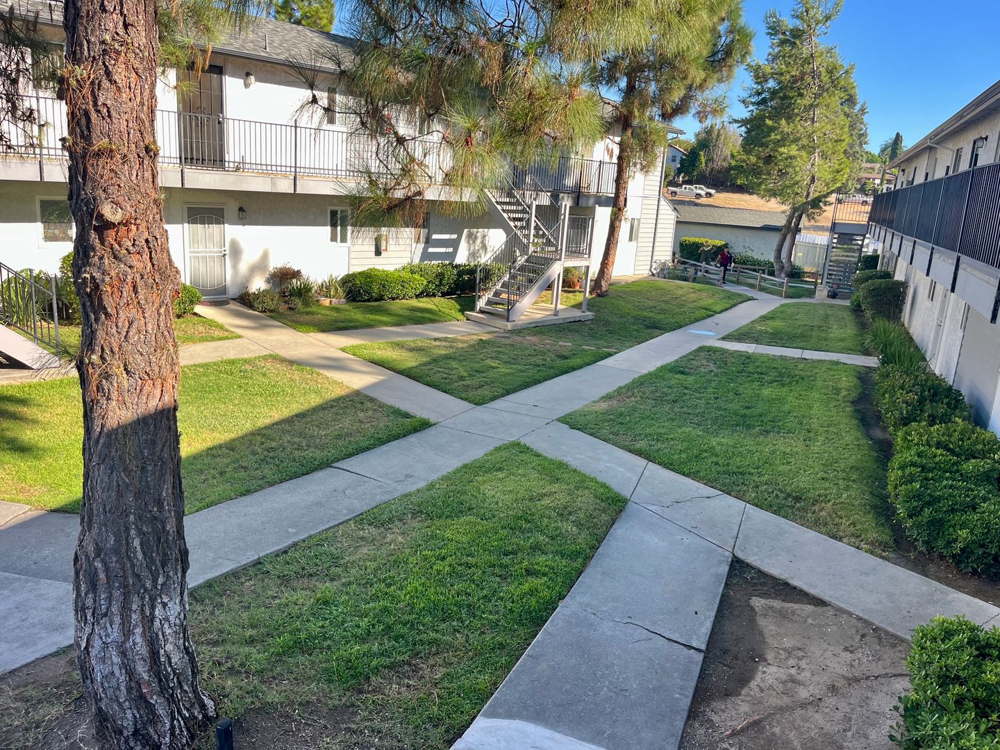 Fallbrook Apartment: 821 Old Stage Rd