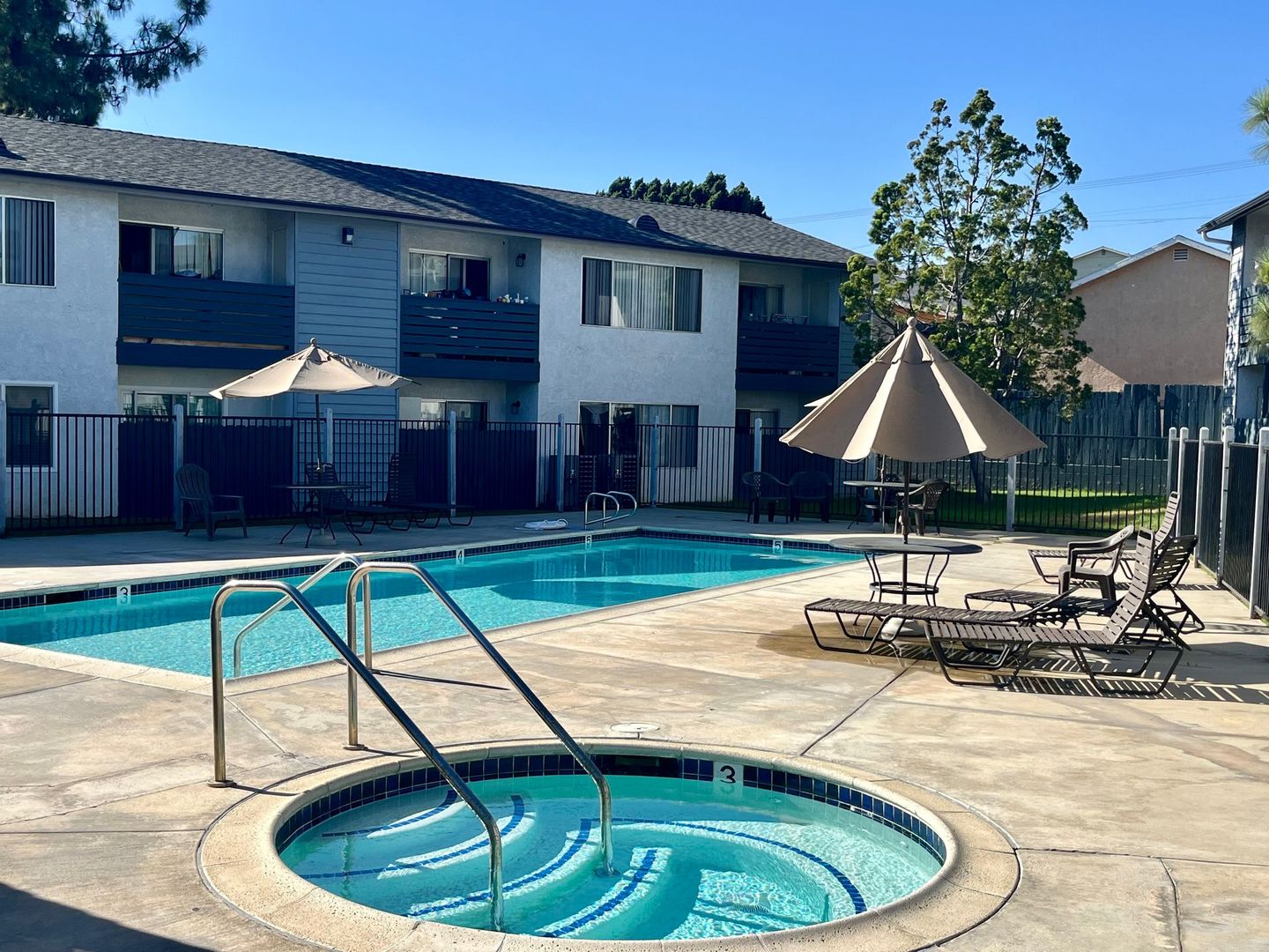 Fallbrook Apartment: 821 Old Stage Rd