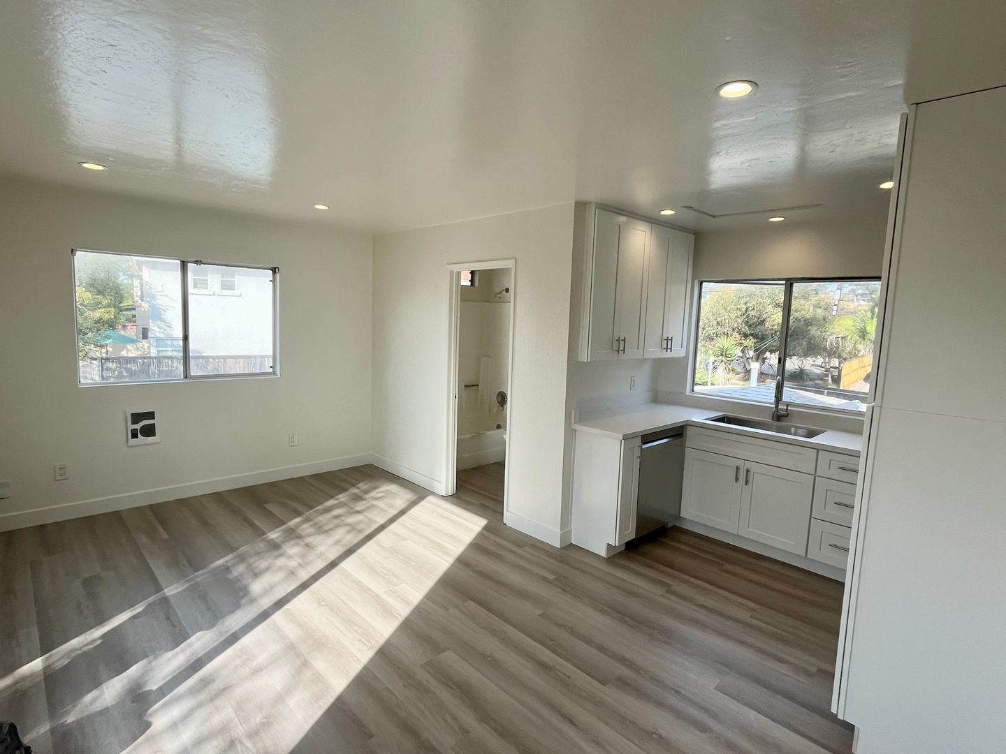 Encinitas Multiplex: 252-A Melrose Ave