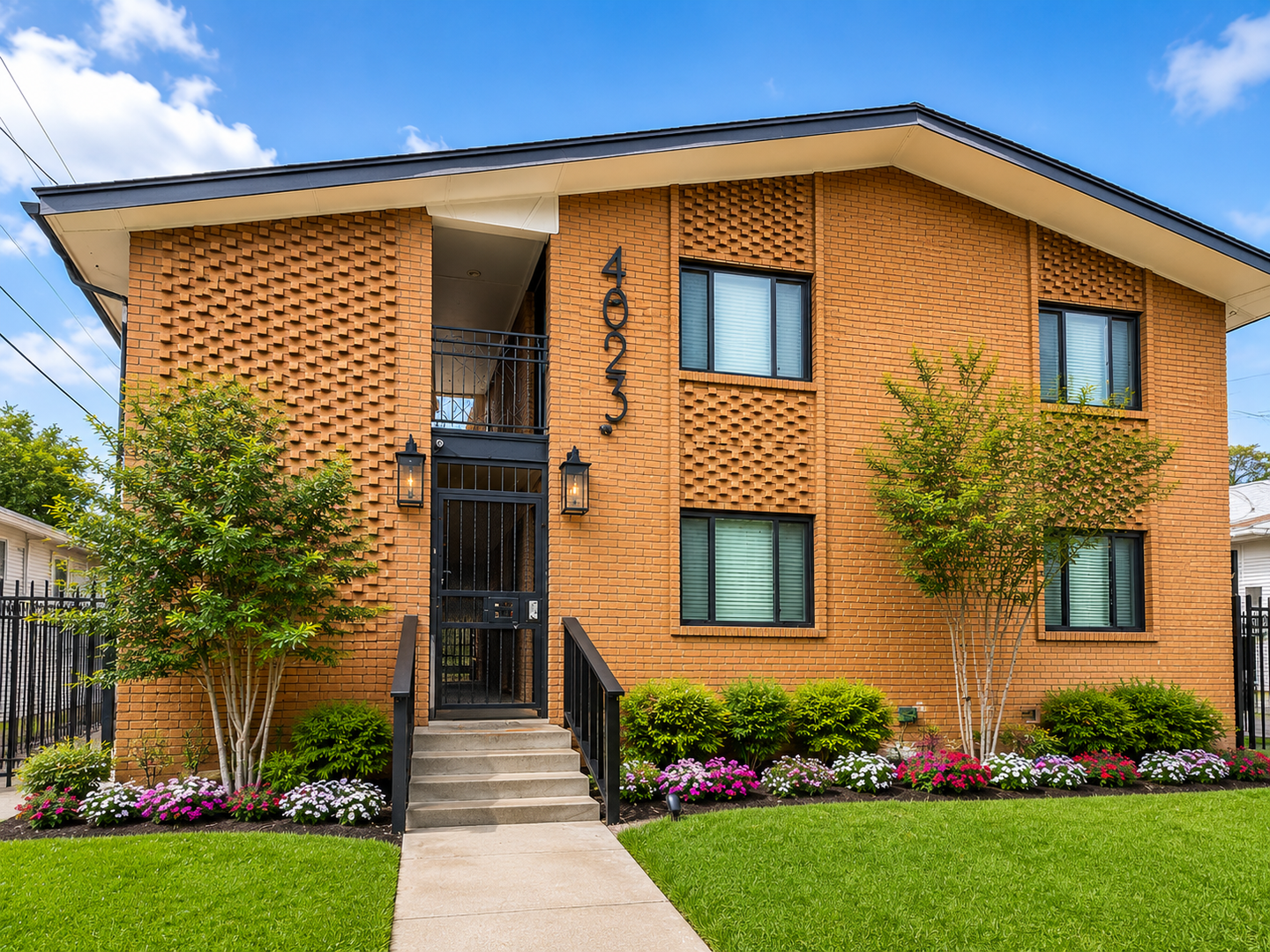 Dallas Apartment: 4823 Gaston Ave