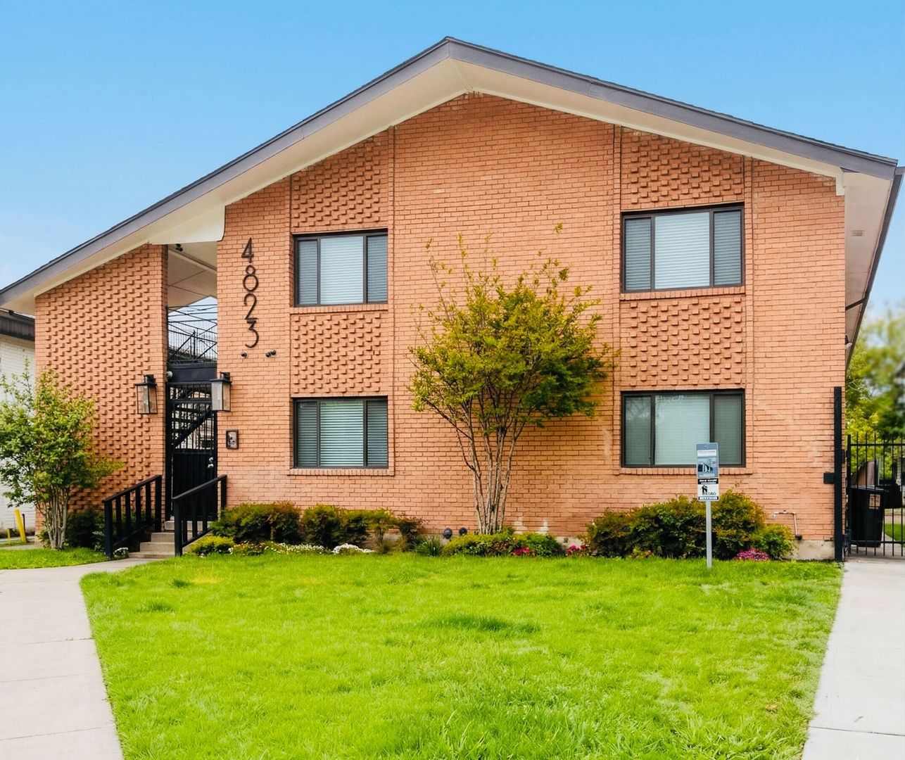 Dallas Apartment: 4823 Gaston Ave