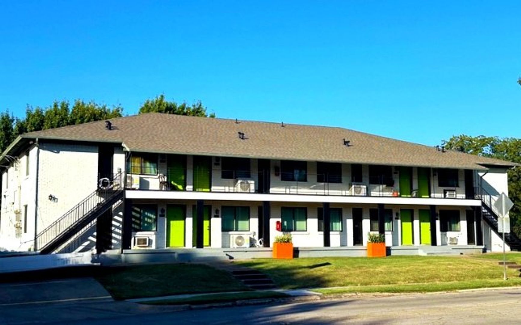 Dallas Apartment: 4948 Gaston Ave