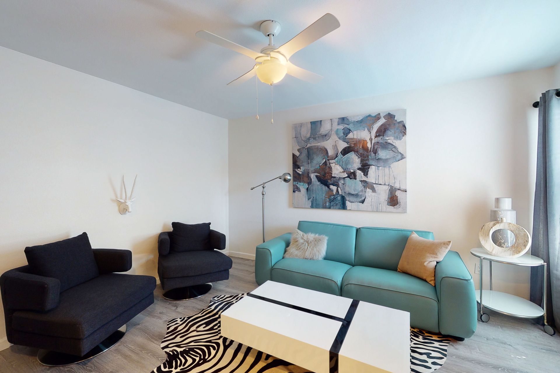 Dallas Apartment: 2115 N. Garrett Ave.