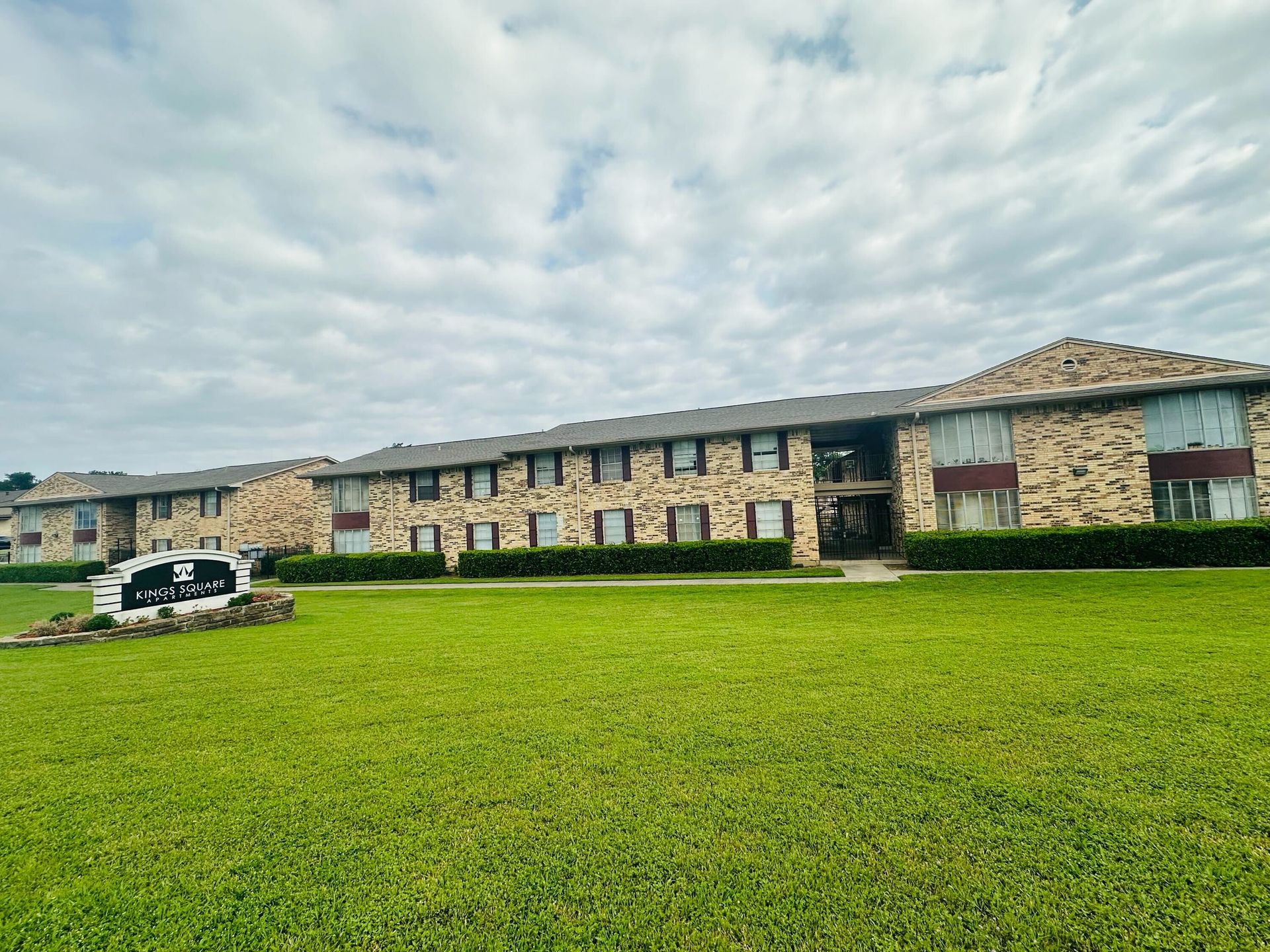 Dallas Apartment: 2625 E. Illinois Ave.