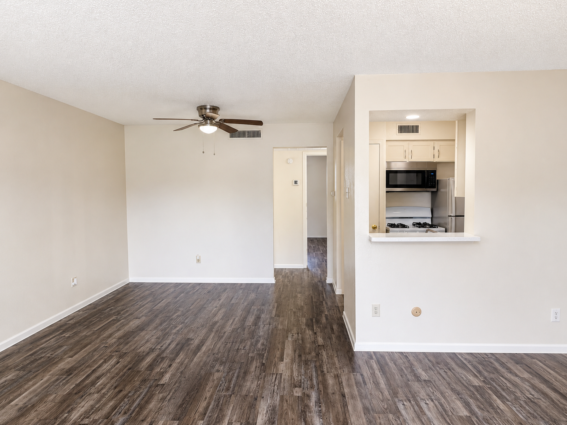 Kings Square Apartments 4 of 12