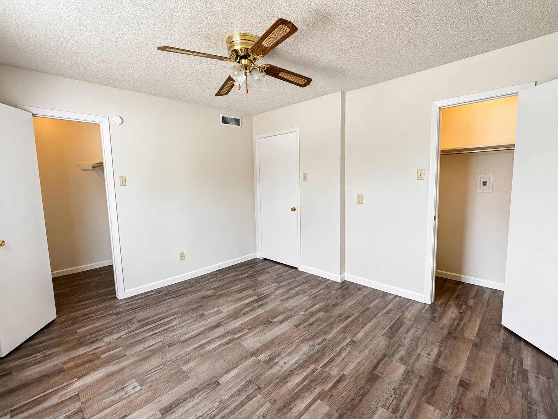 Kings Square Apartments 3 of 12