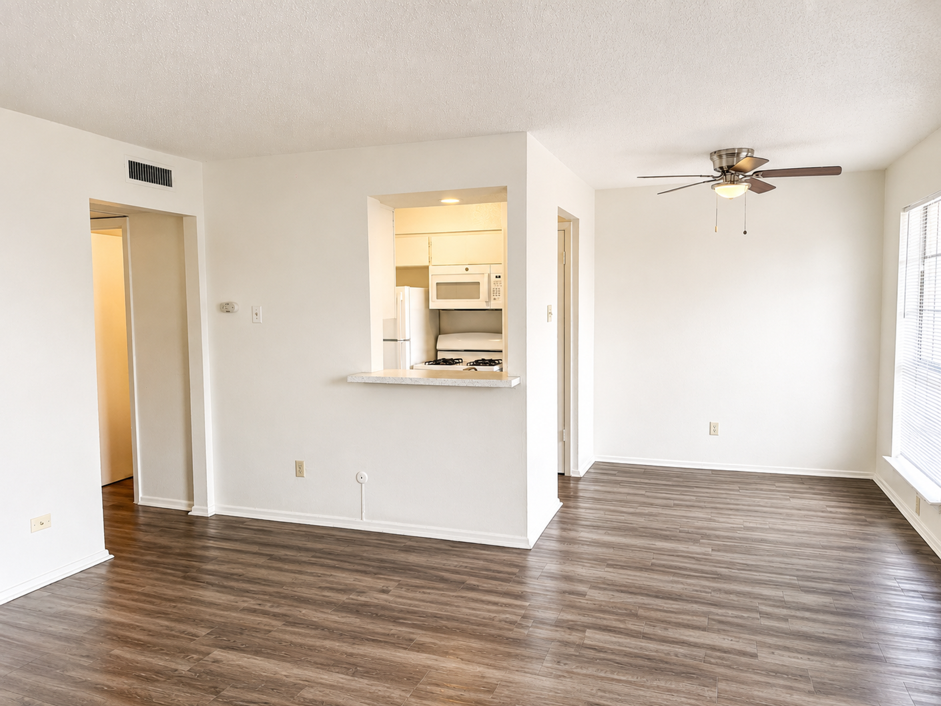 Kings Square Apartments 5 of 12