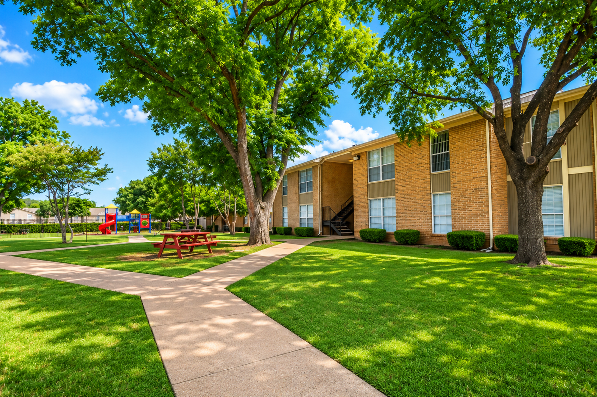 Dallas Apartment: 3432 Great Trinity Forest - 2051
