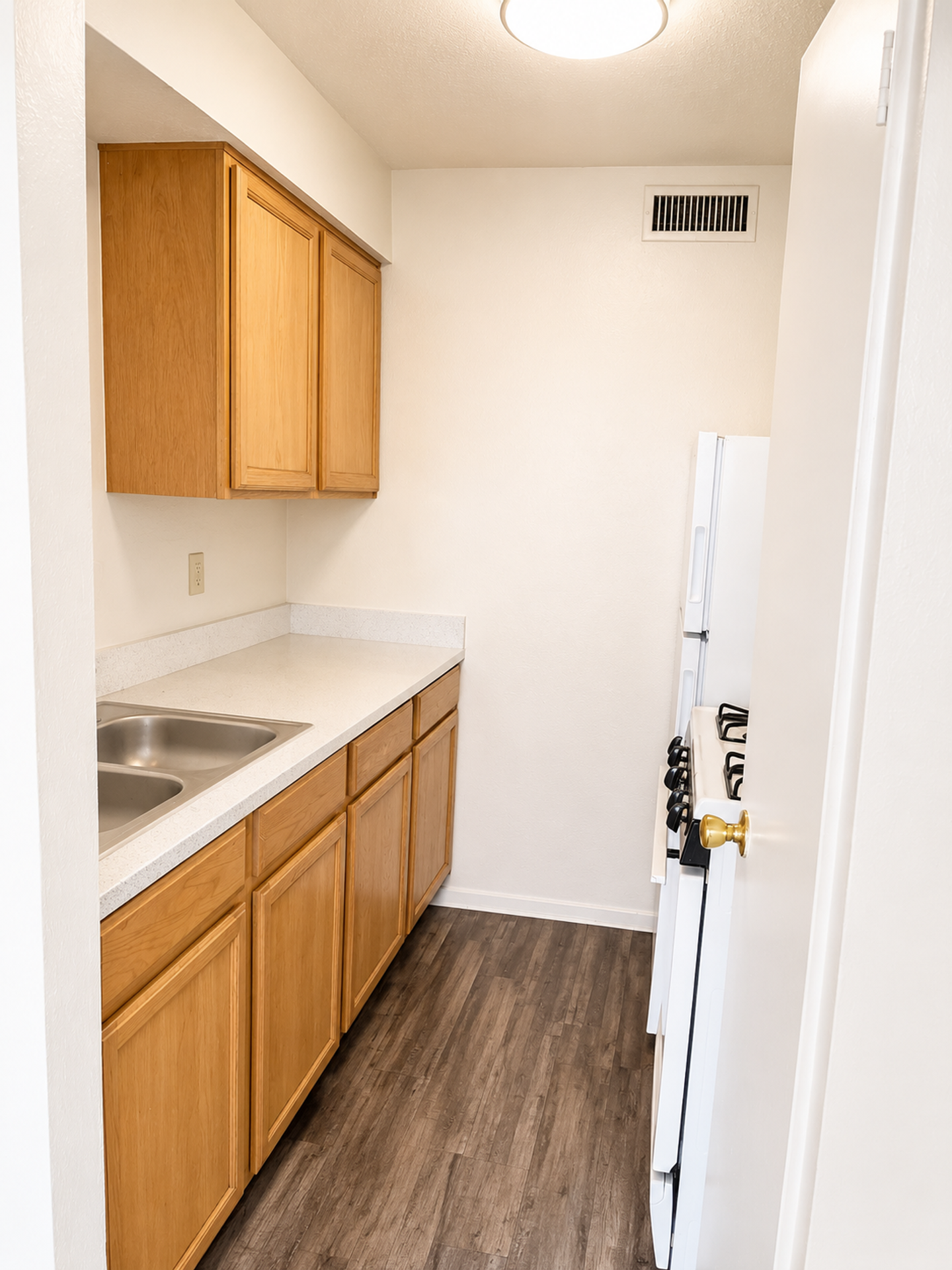 Kings Square Apartments 11 of 12