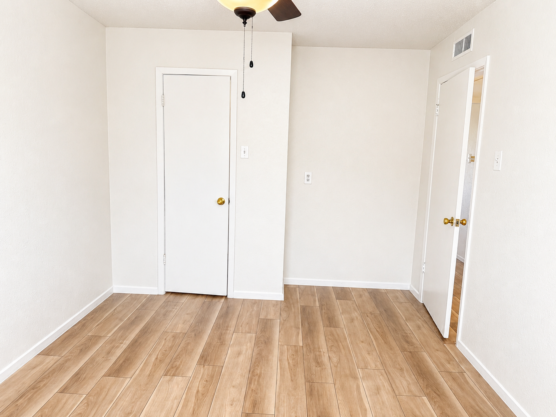 Kings Square Apartments 7 of 12