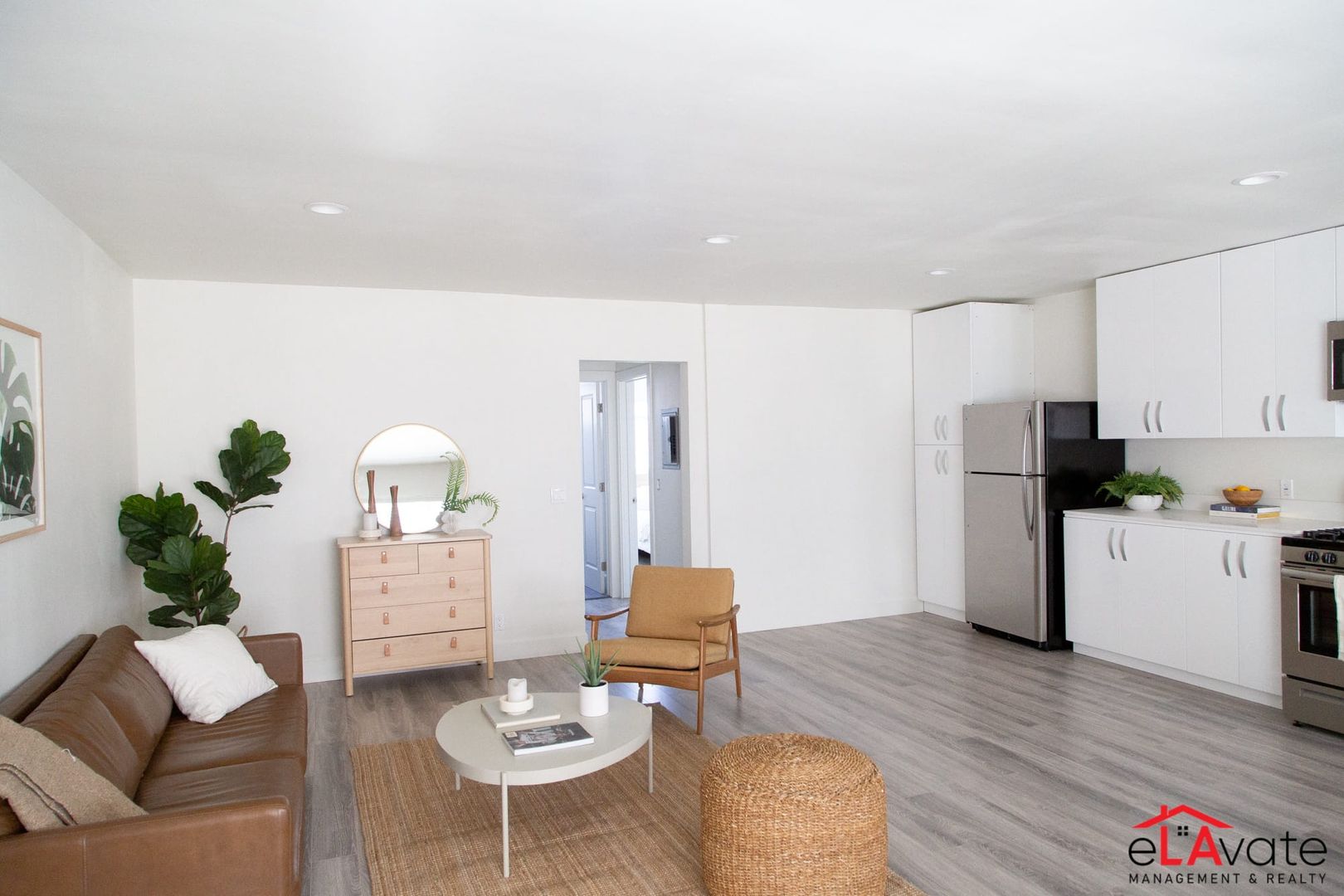 Los Angeles Apartment: 7006 Lanewood Ave.