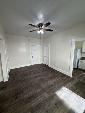 Bright Studio Near Downtown Los Angeles! – photo 1