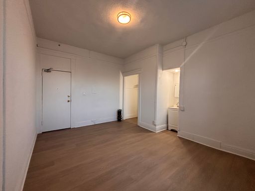 Studio Living in the Heart of Downtown LA- Budget-Friendly! – photo 1
