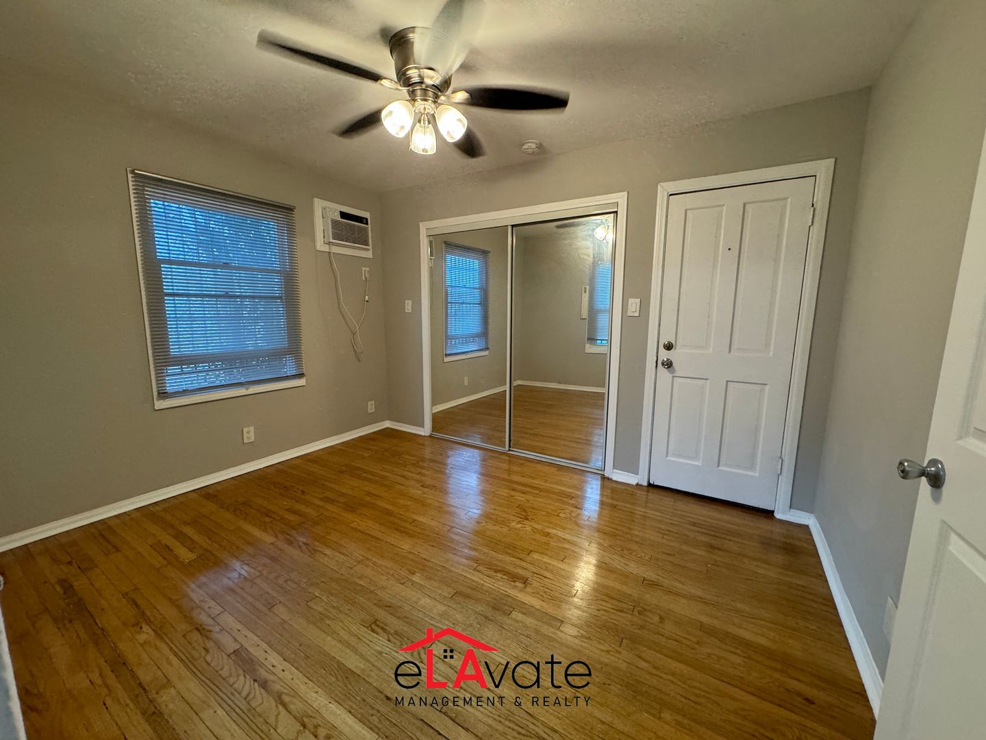 Studio City Apartment: 10822 Ventura Blvd.