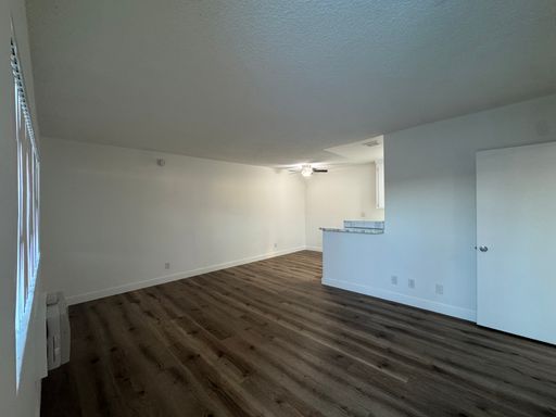 Beautiful 1 Bedroom 1 Bath Apartment!.