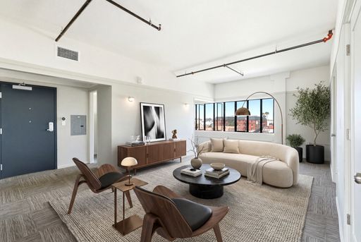 REMODELED ONE BEDROOM IN MELROSE HILL – photo 1