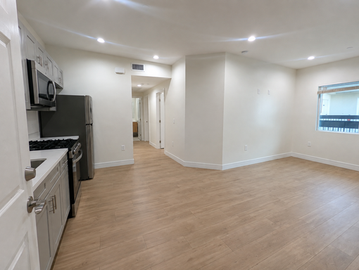 2 BED 2 BATH BRAND NEW MODERN APARMENTS IN VAN NUYS! – photo 1