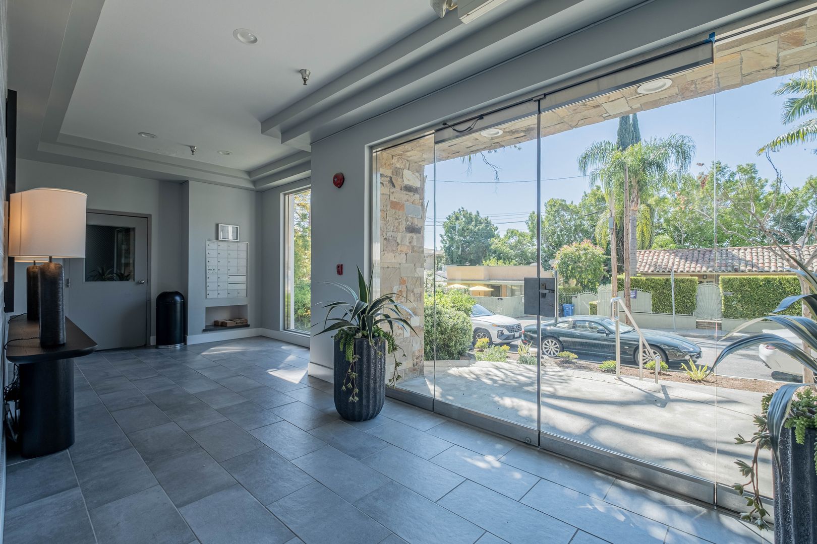 West Hollywood Apartment: 8819 Harratt St.