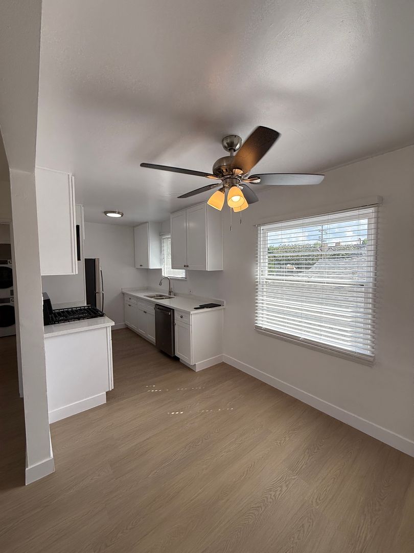 Van Nuys Apartment: 14119 Gilmore St.